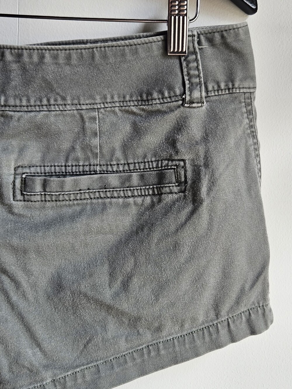 Express 3" Inseam Shorts in Women's 10 - Picture 11 of 12